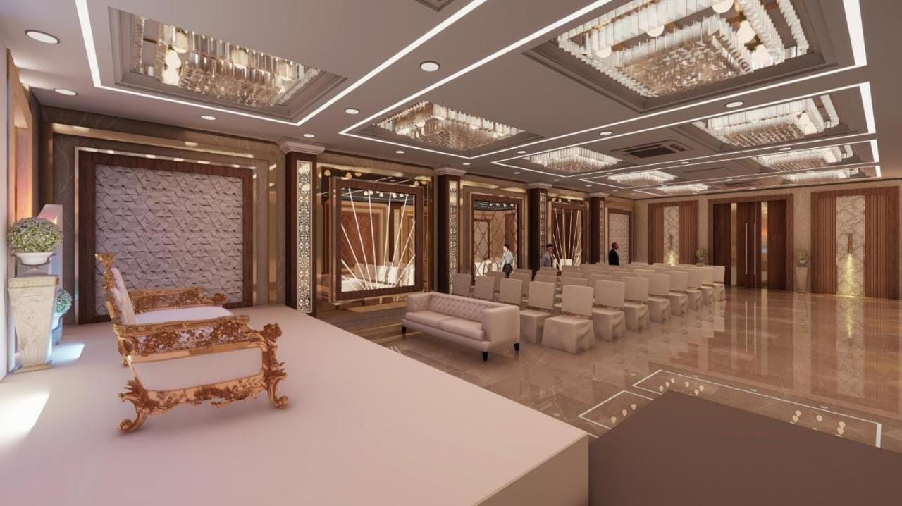 Hotel Olive Crown Lucknow Exterior photo