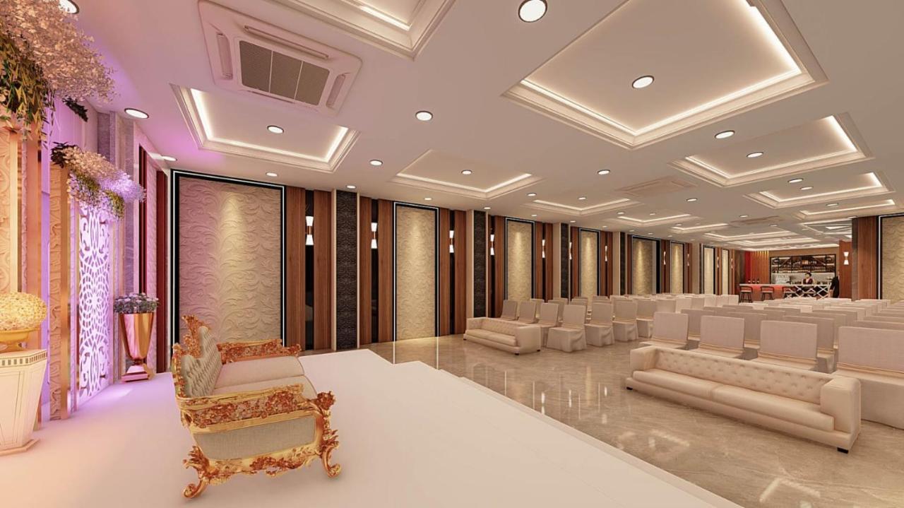 Hotel Olive Crown Lucknow Exterior photo