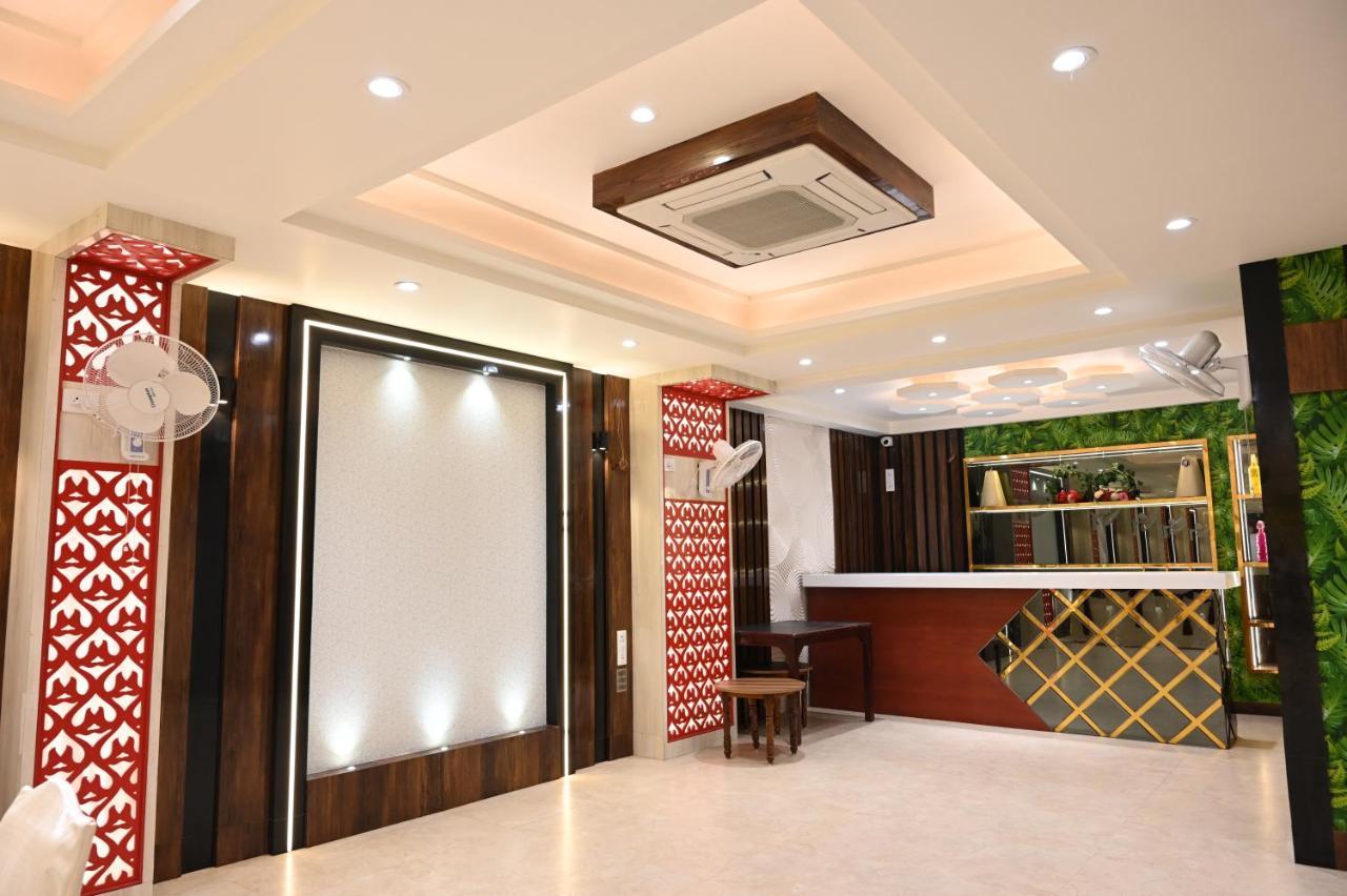 Hotel Olive Crown Lucknow Exterior photo